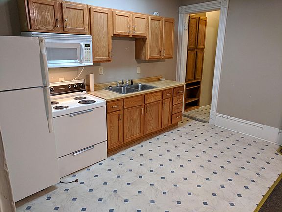 2nd image of 524 Park Ave