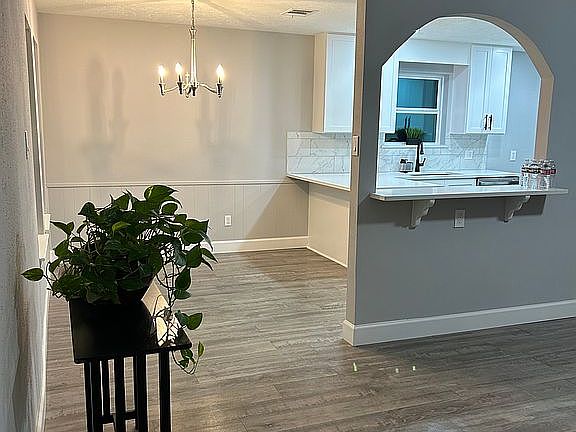 living rm. to dining/kitchen