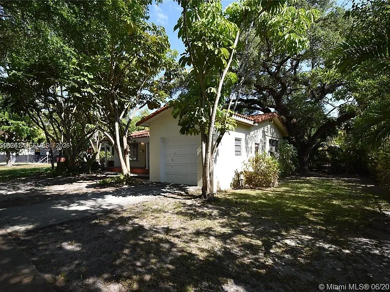800 Andalusia Ave — Photo 19
