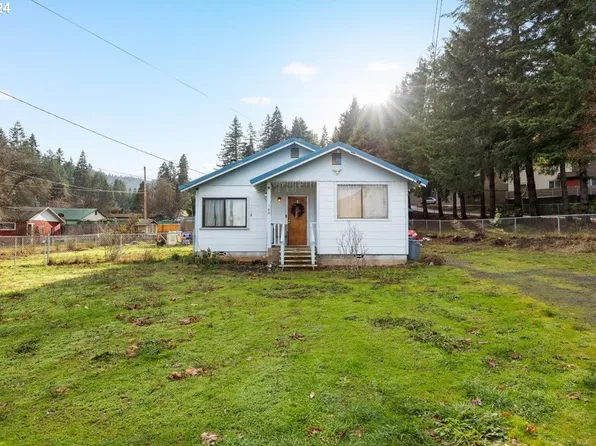 140 Montgomery Ave, Glendale, OR 97442