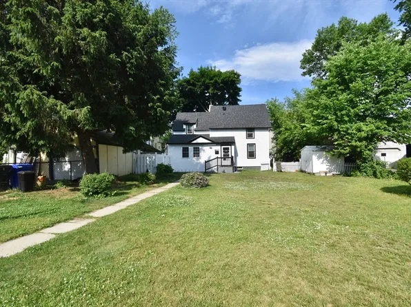 106 Suffolk St, Springfield, MA 01109