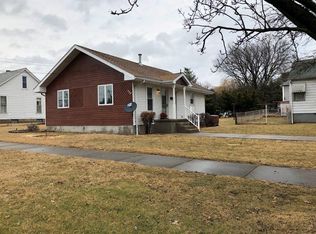 107 N Walnut St, Mount Carmel, IL 62863