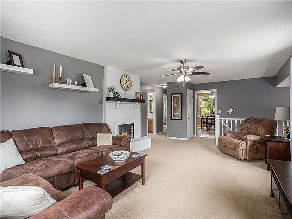 4th image of 15808 Allen Ave