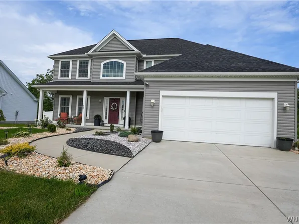 4665 Carlyes Ct, Hamburg, NY 14075