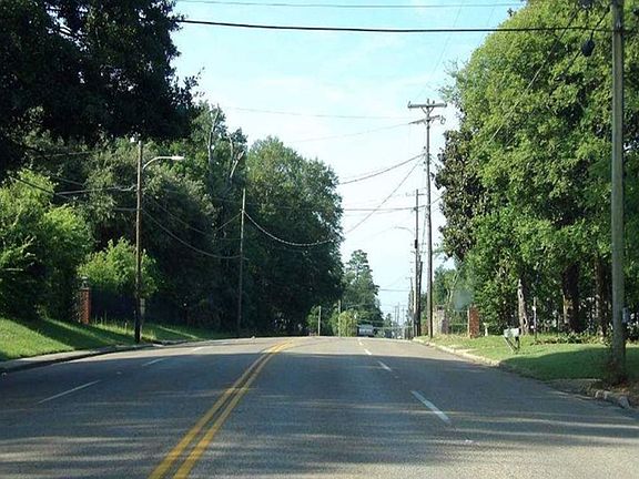Exterior Neighborhood (street photo)