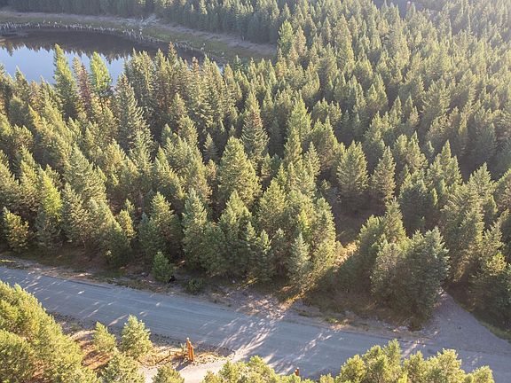 4th image of 16 Evergreen Dr