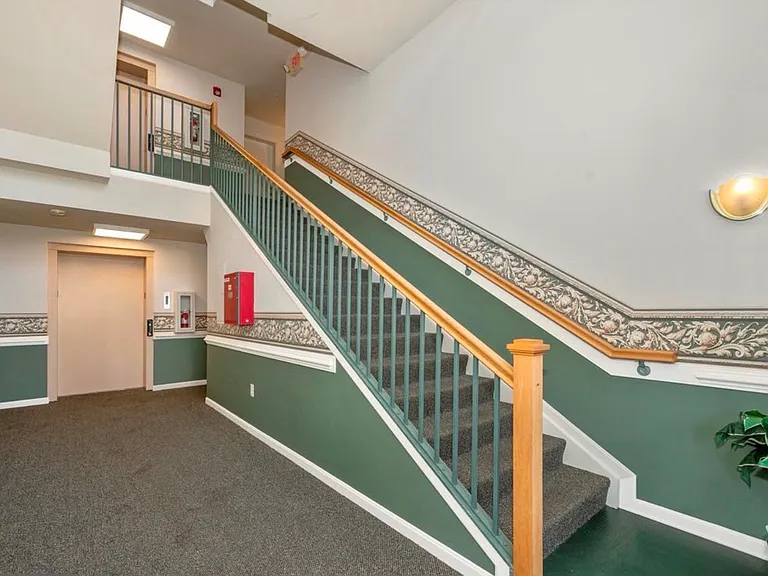 595 Cawley Dr #2C — Photo 3