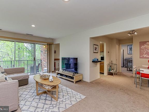 5th image of 878 College Pkwy #10