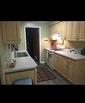 5th image of 702 Lemon Ave