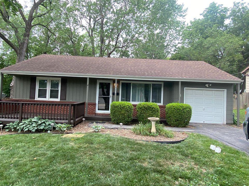 8428 Walmer St, Overland Park, KS 66212 Zillow
