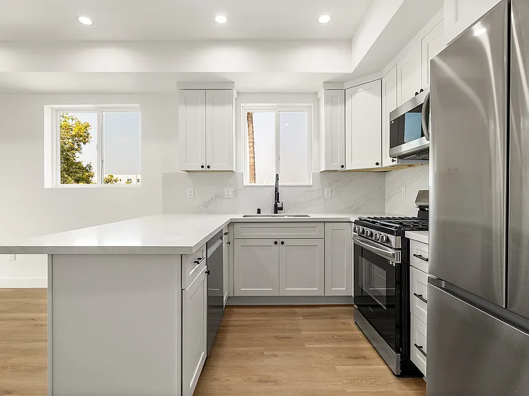 5351 Virginia Ave — Photo 7