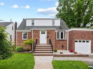 36 Deerfield St, Bergenfield, NJ 07621