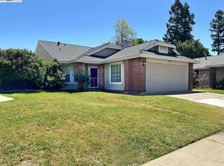 9365 Hoyleton Way, Elk Grove, CA 95758