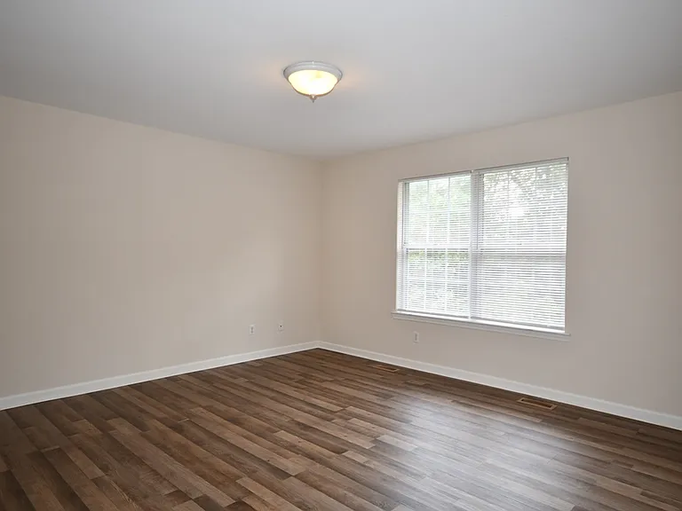 1137 Thomas Ln #B — Photo 11