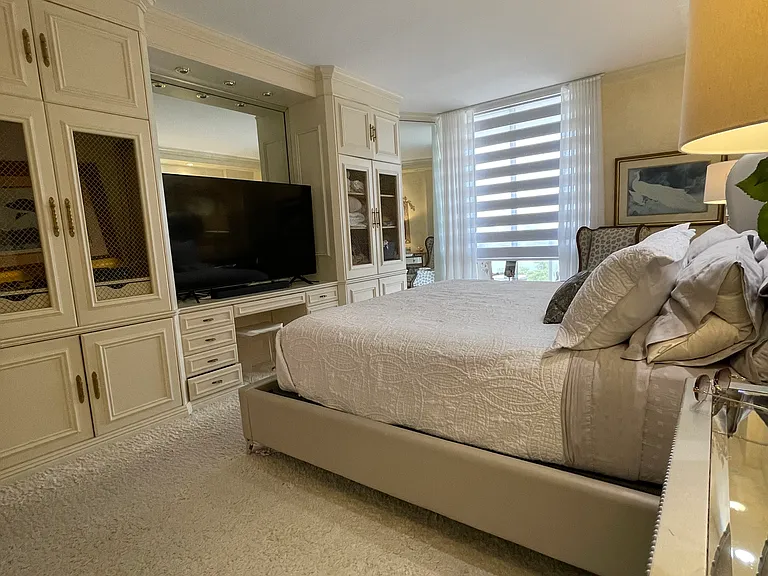20281 E Country Club Dr — Photo 21