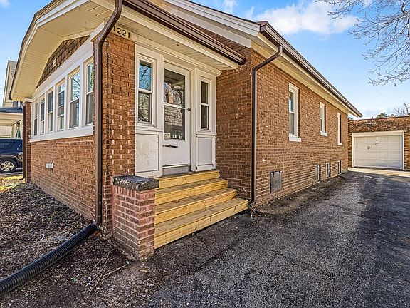 3rd image of 1221 Rose Ave