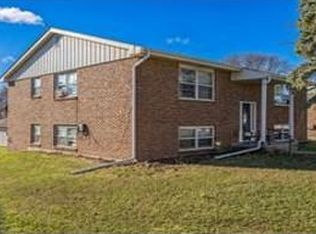 190 Cleveland Ave #2, Green Isle, MN 55338