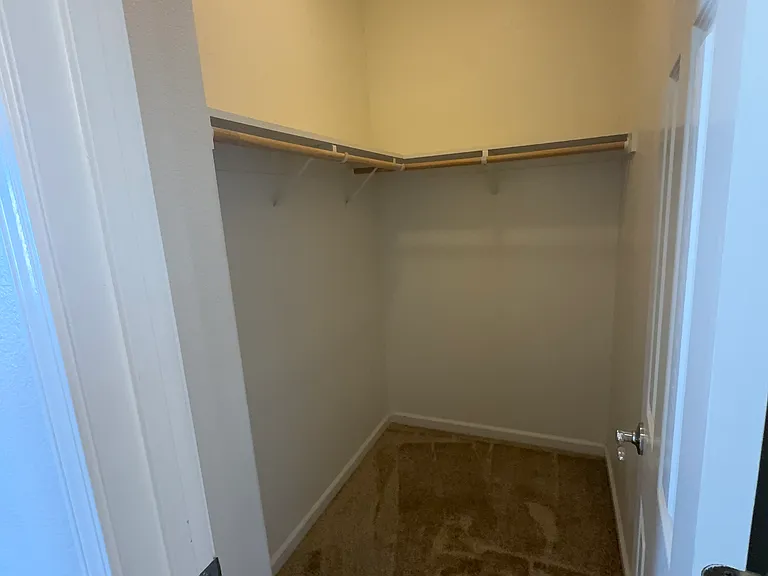1084 Cottage Ln — Photo 32