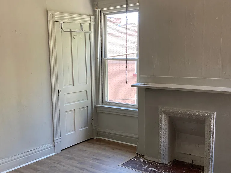 301 Lawn St — Photo 3