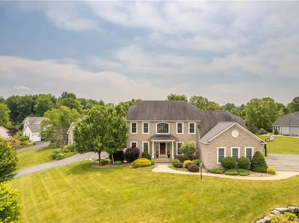 8230 Meadowview Ct, Manlius, NY 13104