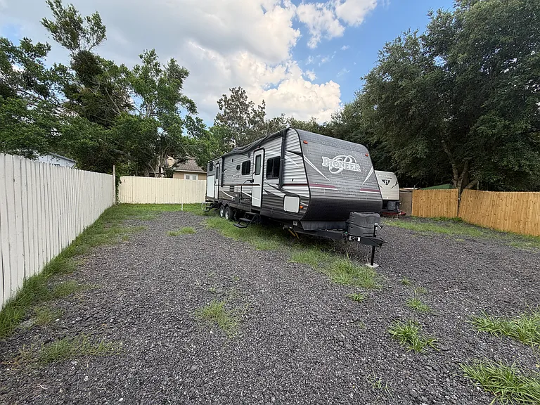 835 Lancaster Ave #B — Photo 2