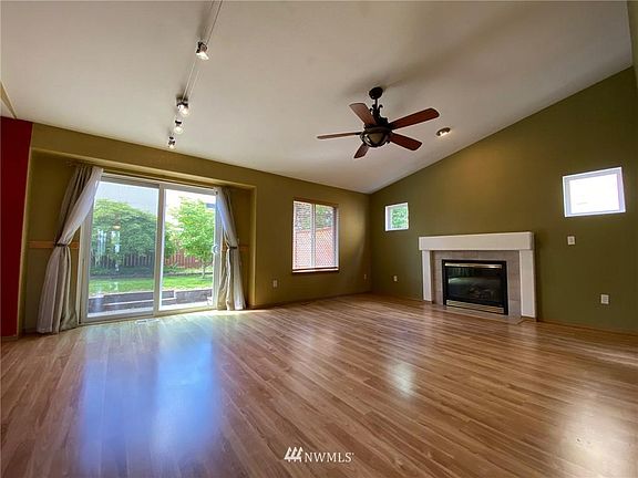 2nd image of 10425 Brighton St SE