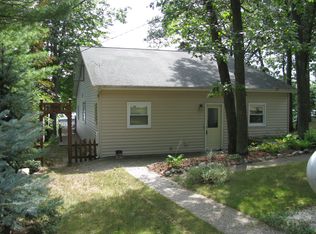 7959 E Lake Rd, Holton, MI 49457