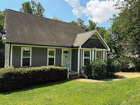 4th image of 658 Maple Dr