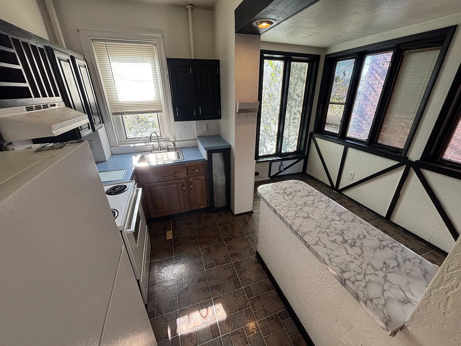 3 bed, 1300 sqft, $1,150 — Photo 2