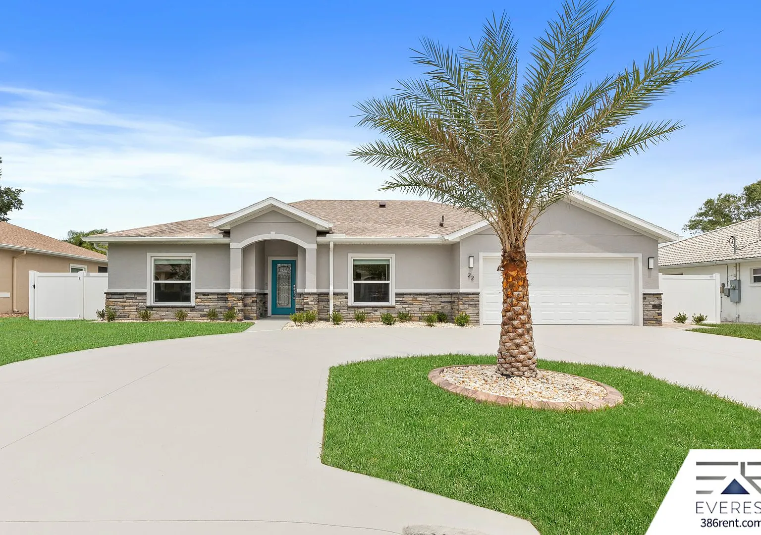 Like New, Custom Built 4/3/2 In Beautiful Pine Lakes — Photo 3