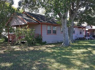 602 Barbara St, Wallis, TX 77485