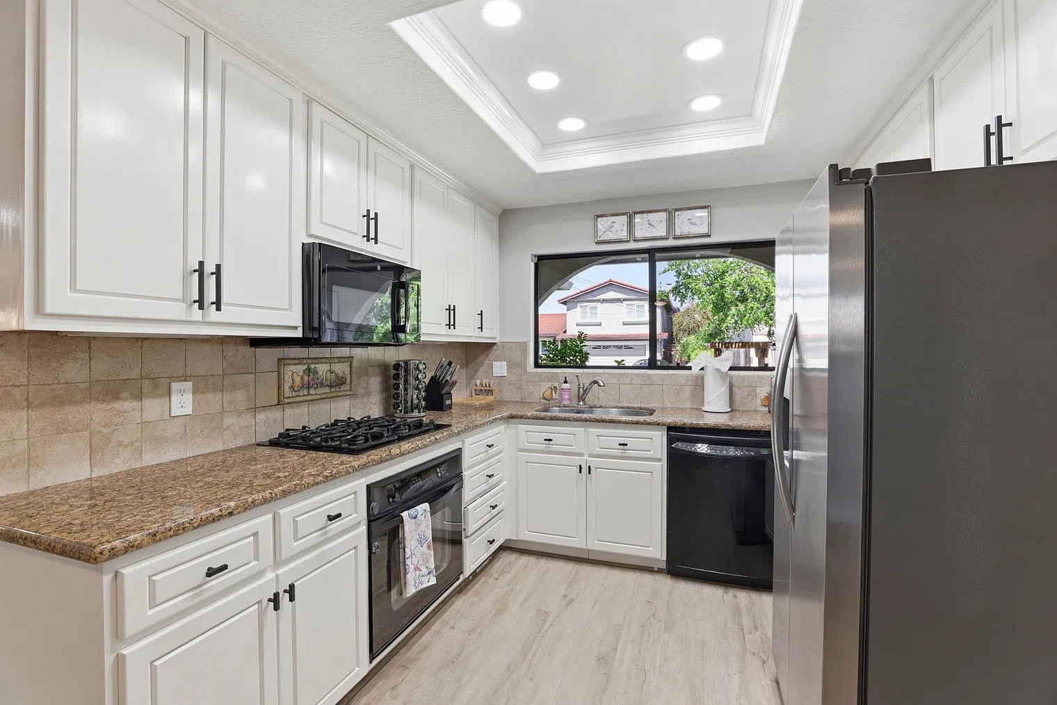 3 bed, 2.0 bath, $10,142 — Photo 3