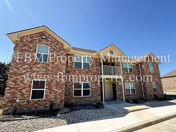 2nd image of 1203 N Clay St APT 522