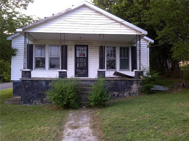 1st image of 546 E Washington St