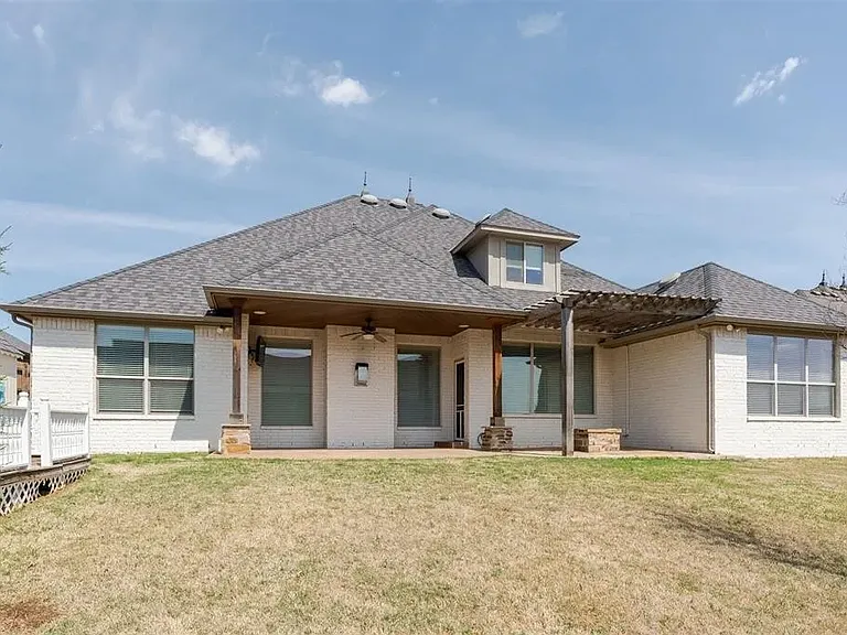 3008 Wind Call Ln — Photo 43