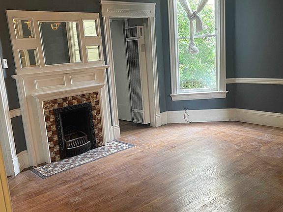 3rd image of 2816 Jackson St