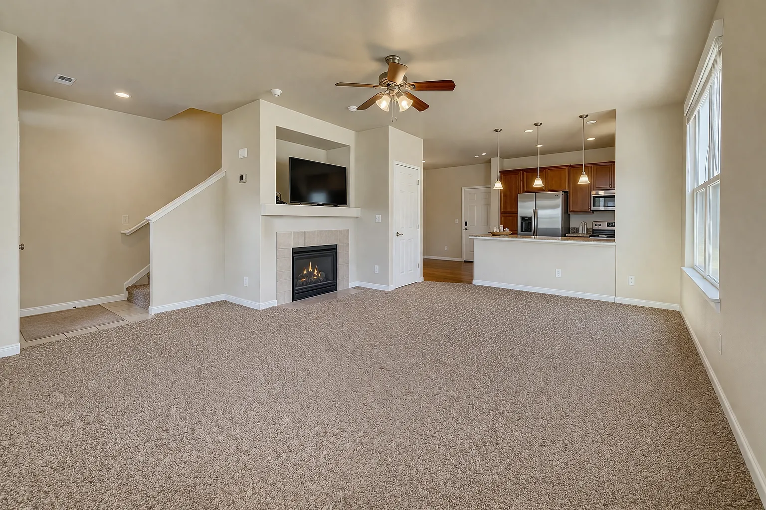2 bed, 1639 sqft, $2,295 — Photo 4