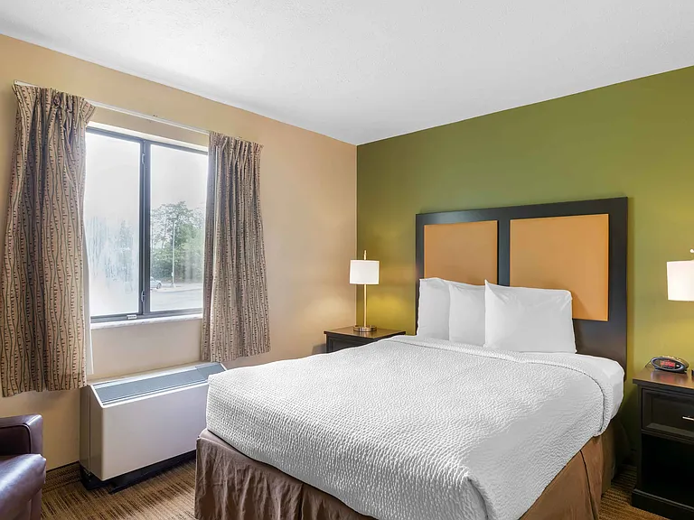 Studio Suite - 1 Queen Bed
