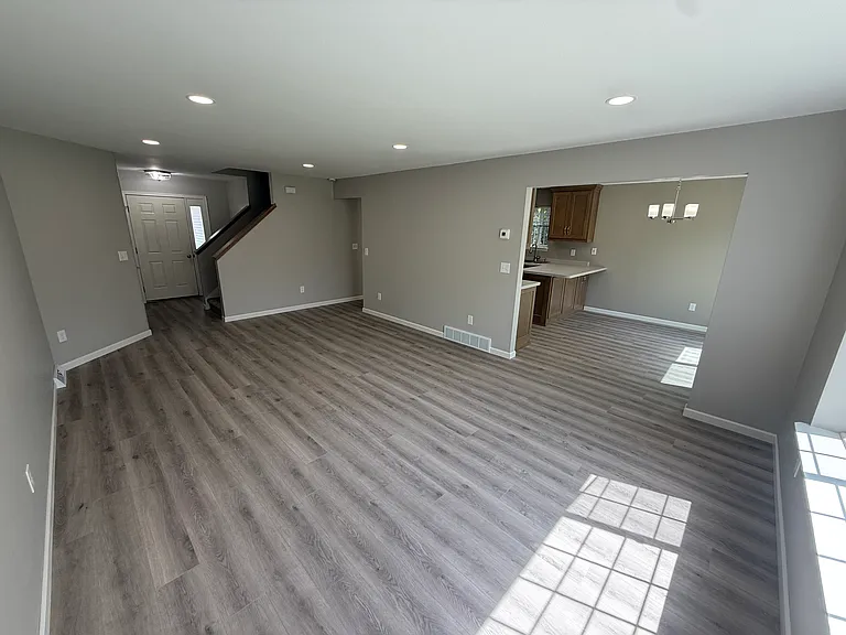 2549 Woodale Ave #2549 — Photo 8