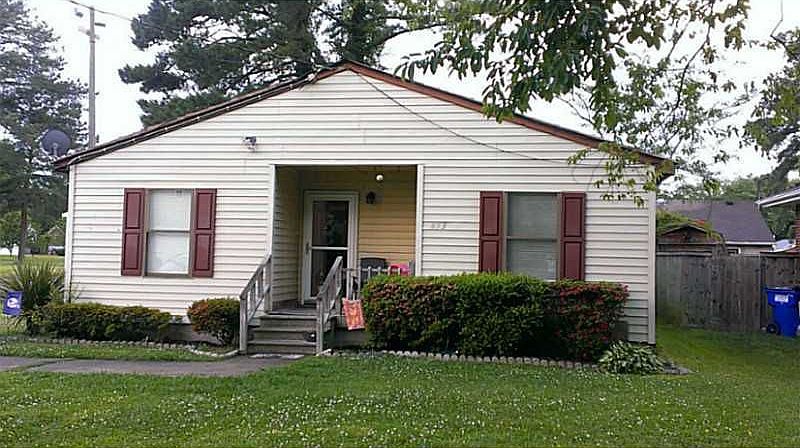 1st image of 453 Lucas Ave