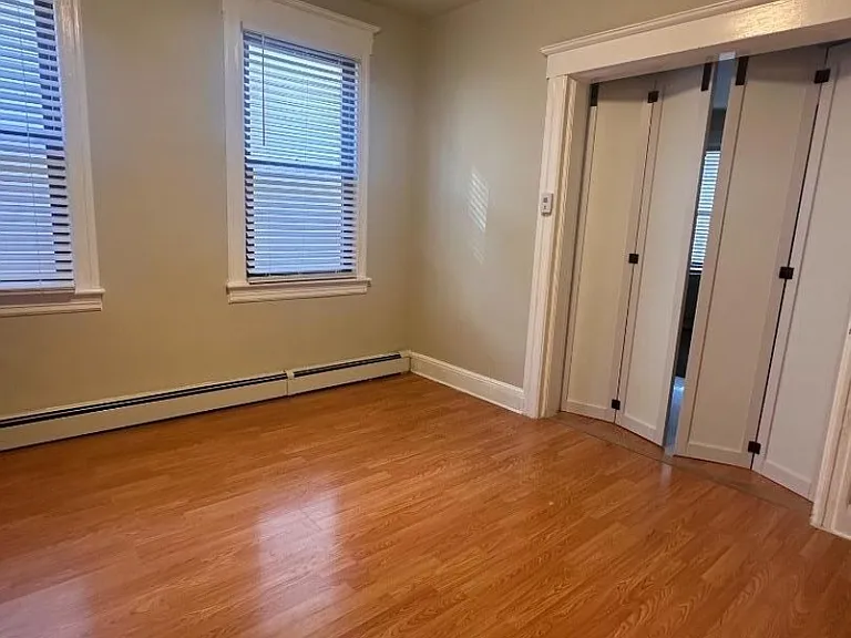264 Valley St — Photo 9