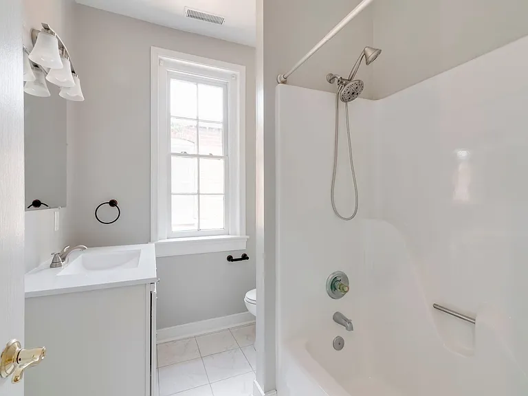 2627 W. Cary St. — Photo 8