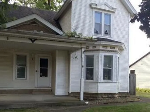 203 N Oak St, Herscher, IL 60941