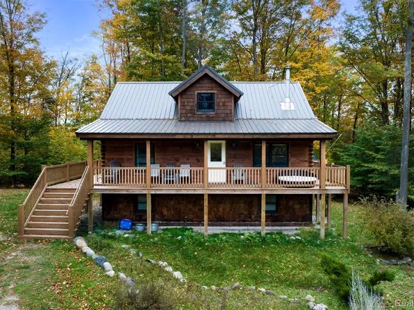 148 Mooney Way, Kewadin, MI 49648