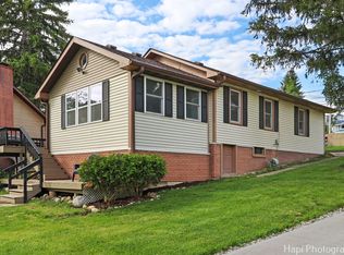 24991 W Forest Dr, Lake Villa, IL 60046