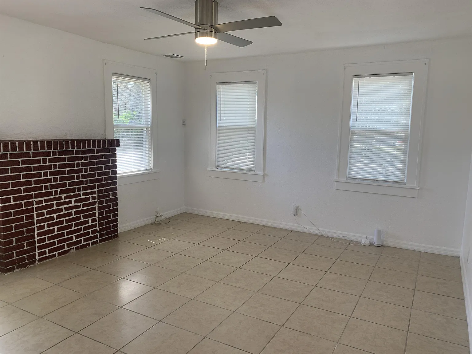 2425 22nd Avenue South - 1 — Photo 3