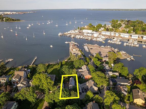 2nd image of 11 Pleasant St