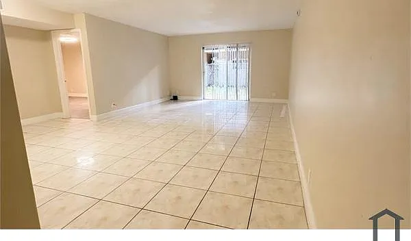 1740 NW 60th Ave #4