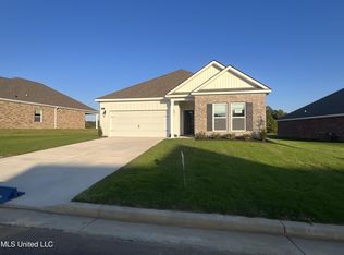 42 Ozark Dr, Byhalia, MS 38611