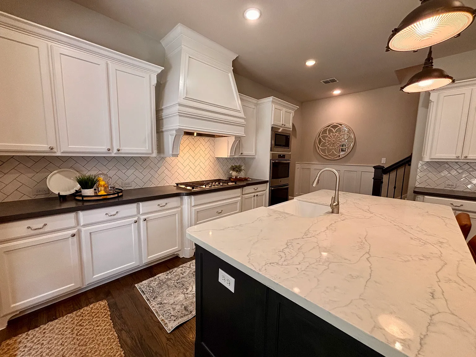 3 bed, 3.5 bath, 2620 sqft, $3,450 — Photo 2